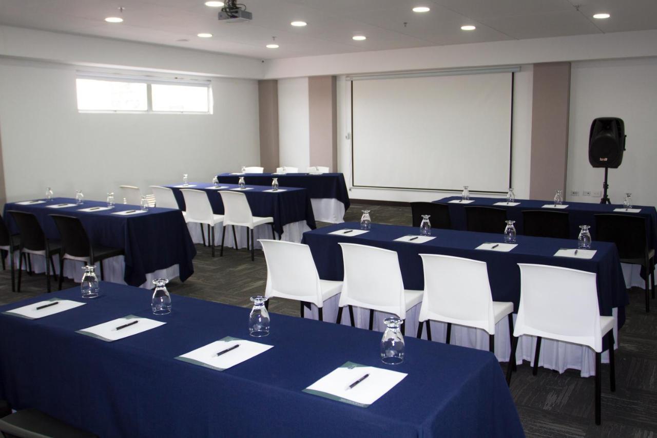 Hotel Wlh Silver Corferias Μπογκοτά Εξωτερικό φωτογραφία